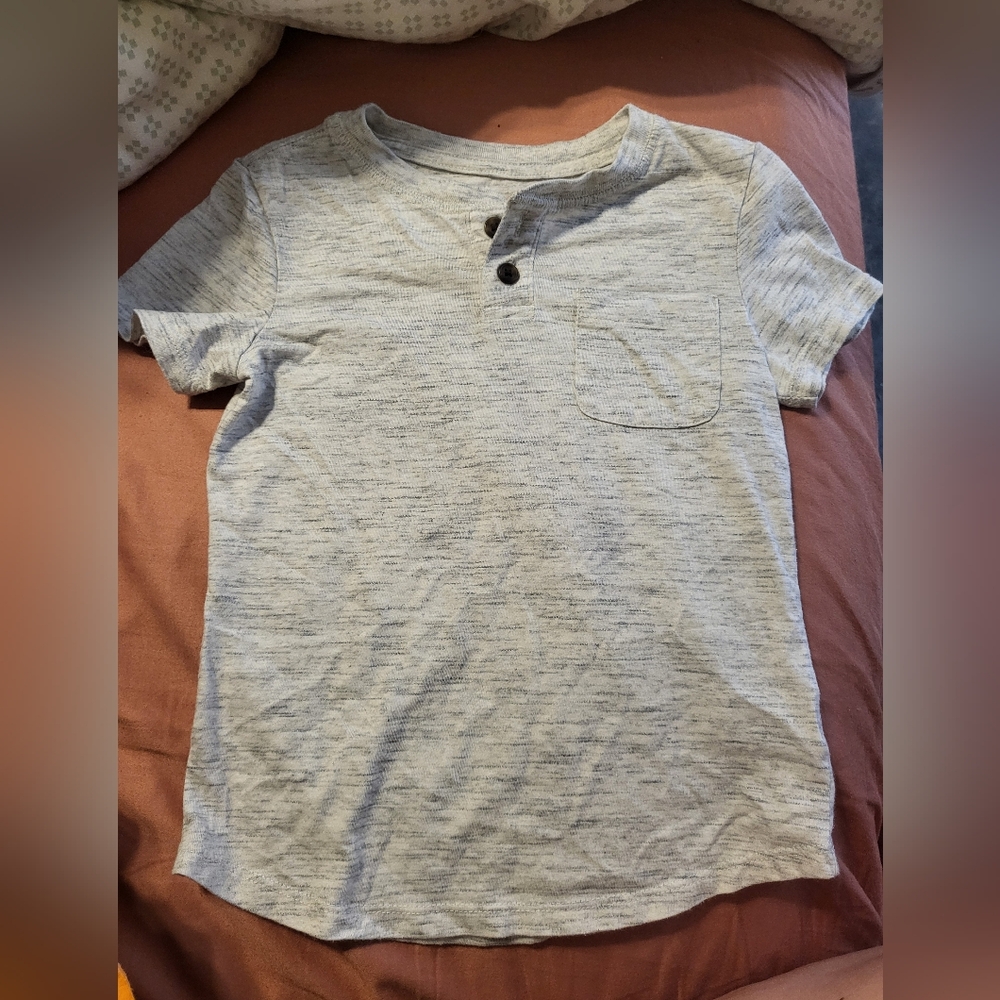 Cat & Jack 1 Pocket Boys T-Shirt Size 4T